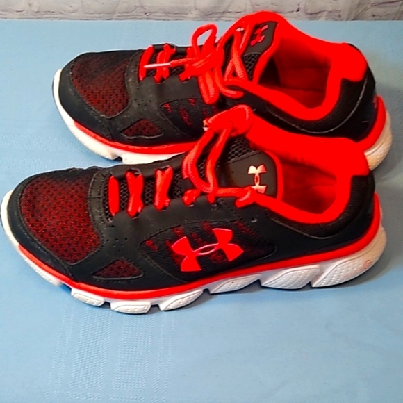 Man Made Upper Armour Gym Shoes - Picture 4 of 7